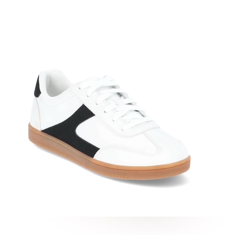 No Boundaries Women’s Lace Up Sport Sneakers, Wide Width
White and Black - Picture 1 of 5